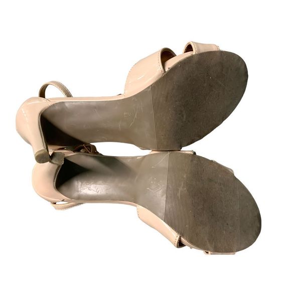 Material Girl Beige Faux Patent Leather Ankle Strap Cross Toe Strapped Heeled Sa - Picture 5 of 8